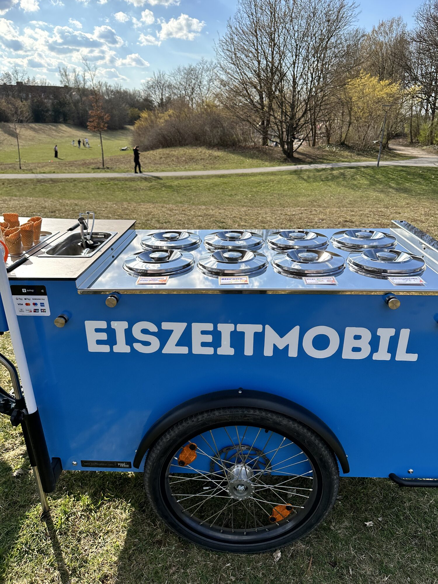 Eiszeitmobil Eisfahrrad im Park in München